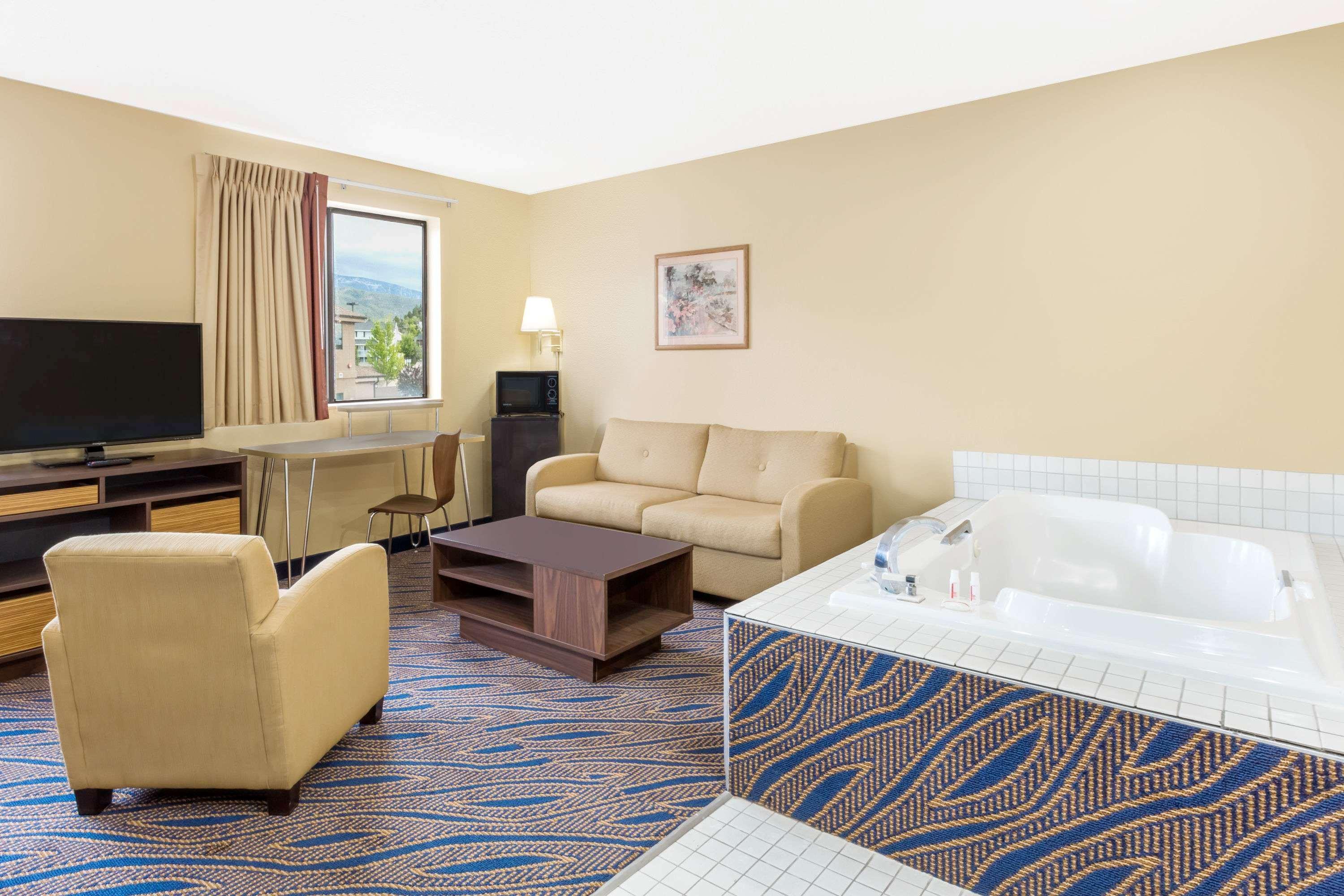 Super 8 By Wyndham Cedar City Exterior photo