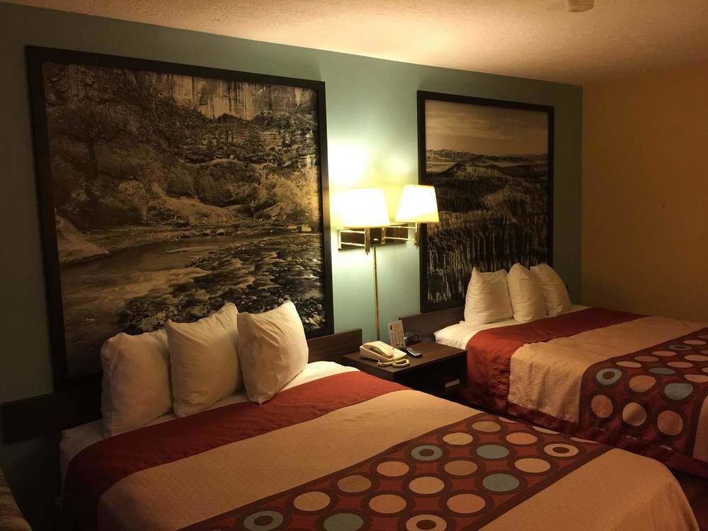 Super 8 By Wyndham Cedar City Exterior photo