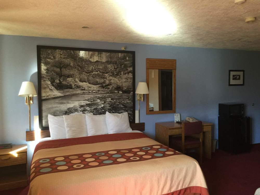 Super 8 By Wyndham Cedar City Exterior photo